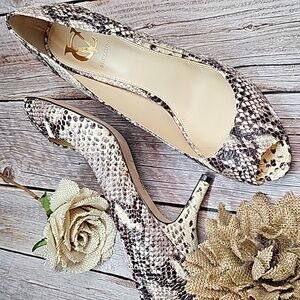 NWT VERO CUOIO HARRIET SNAKESKIN PEEP TOE PUMPS